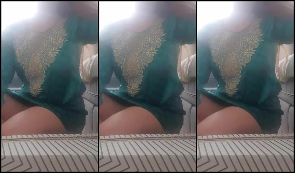 Deliciousdutchfeet Nicknamed Deliciousdutchfeet Onlyfans Do You Like My Pyjama Well Arabic Dress I Made It In Dubai I Love These Clothing What About Y 1