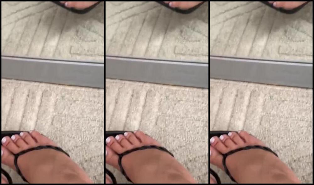 Ro My Feet Nicknamed Romyfeet 11 02 06 2025 Onlyfans Video After Wearing These Sandals All Day I Deserve A Massage And Lots Of Kisses On My