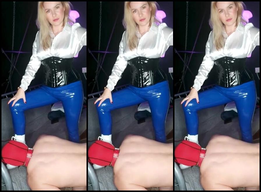 Lady Sara Borgia Onlyfans Doggie Part 2 Latex Petplay Collar Sniffing Scent