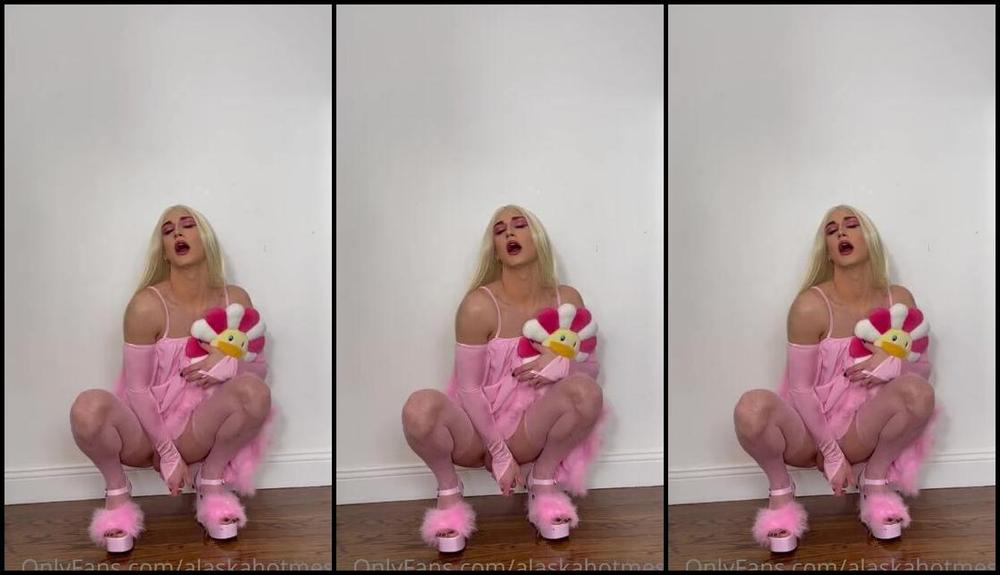 Goddess Alaska Nicknamed Alaskahotmess Onlyfans Baby Doll Alaska Here S Something A Little Bit Different Hihi Innocent Slutty Blonde Girl Show Premium