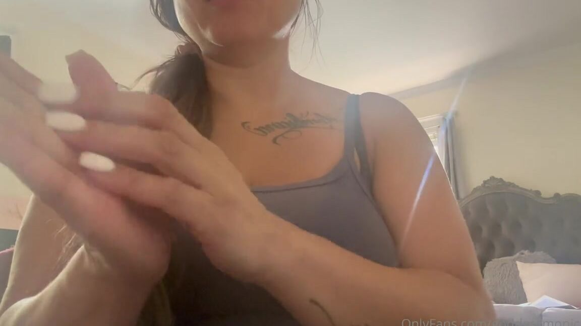 Goddessmonica00W Onlyfans Hand Fetish Lmk What You Like About My Handsp