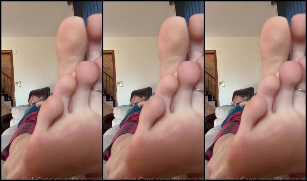 Nina Aka Fityoginina Onlyfans I Went For A Run Earlier Then Put Pj Pants Back On To Watch Tv Rub My Feet Please