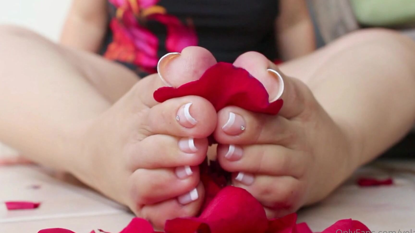 Yelahiag Who Doesn T Love A Rose For Valentines Day This Is The Video I Told You About In The Pr