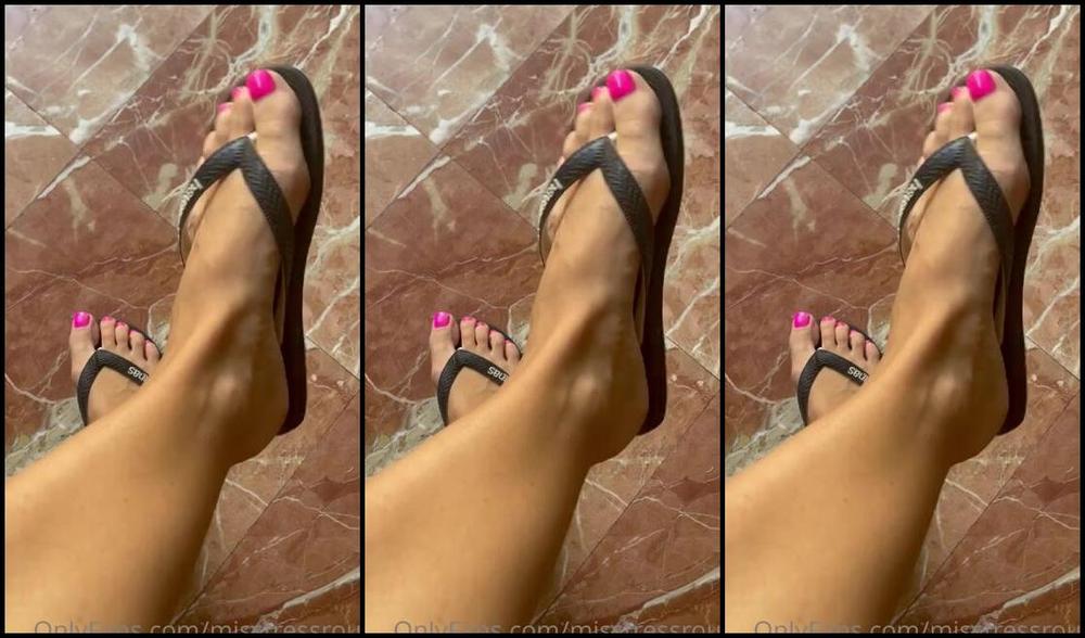 Gingeralesfeet Aka Misstressroux Onlyfans Take Two Minutes Off And Focus On The Sound Of My Soles Slapping Against My Flip Flops Toesday