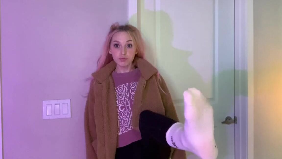 "HARPERMADI" brat girls, cuckolding, tease & denial, virgin humiliation 454 Pathetic Virgin Boy Needs Attention Manyvids