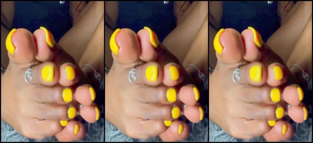 Sunnkissedxo Onlyfans My Yellow Toes Are Literally Everything