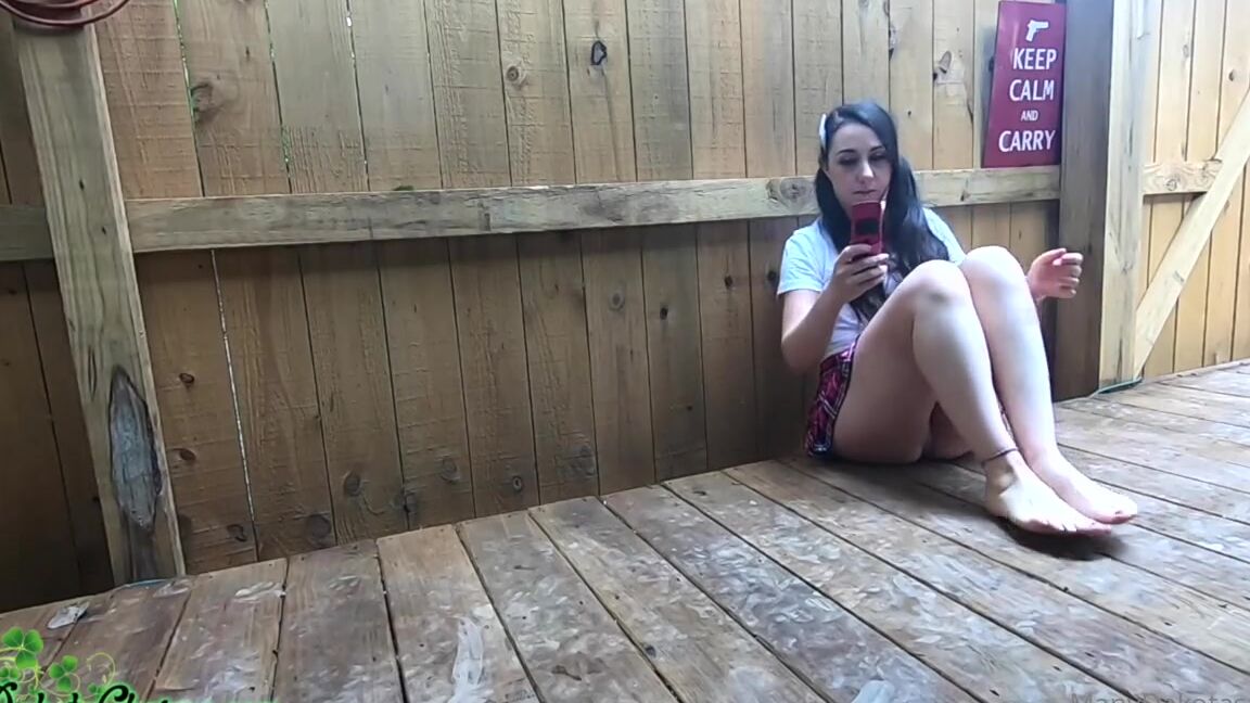 Dakota Charms Nicknamed Dakotacharms Onlyfans Cord Ankle Grab