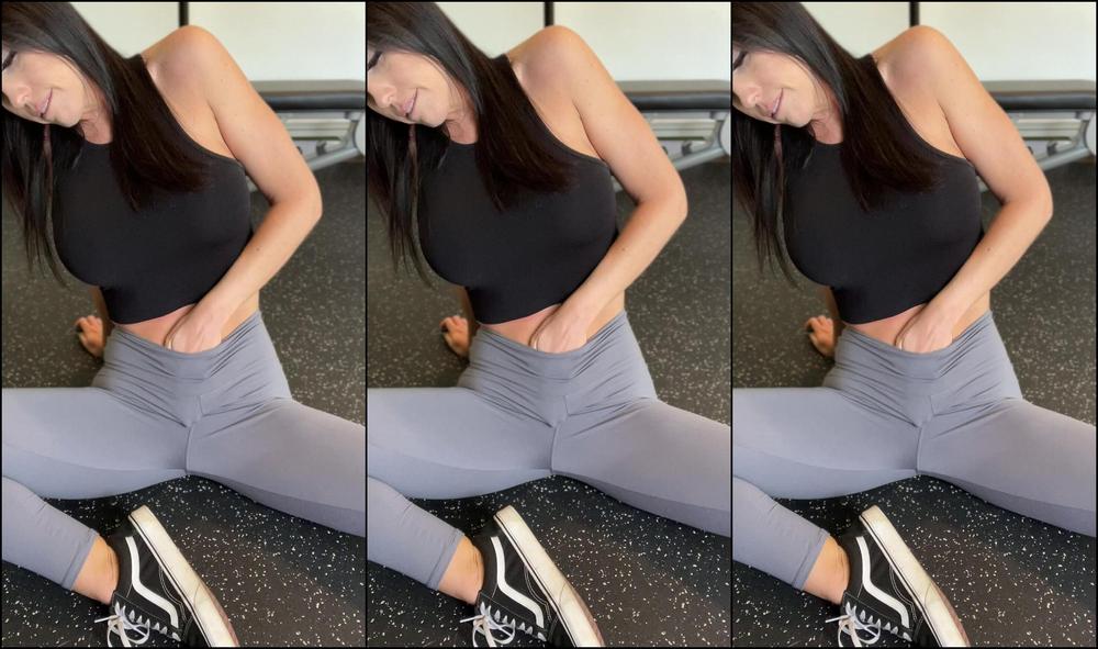 Averyemadison 3053685470 10 21 2023 Wanna Work Out With Me Don T Forget To Scroll