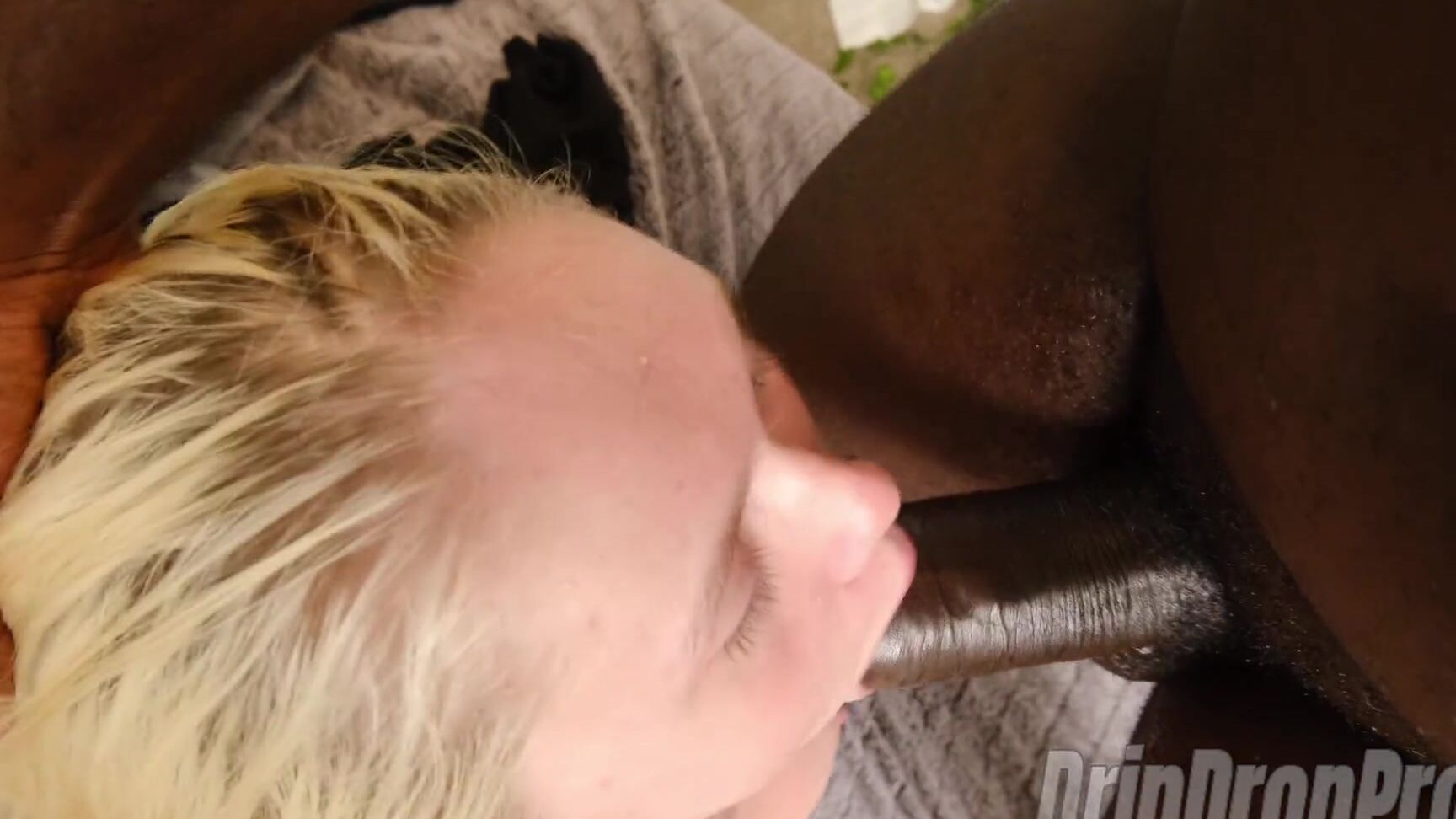 Dripdrop Skankyskimask Keeps Sucking After You Give Her A Facial