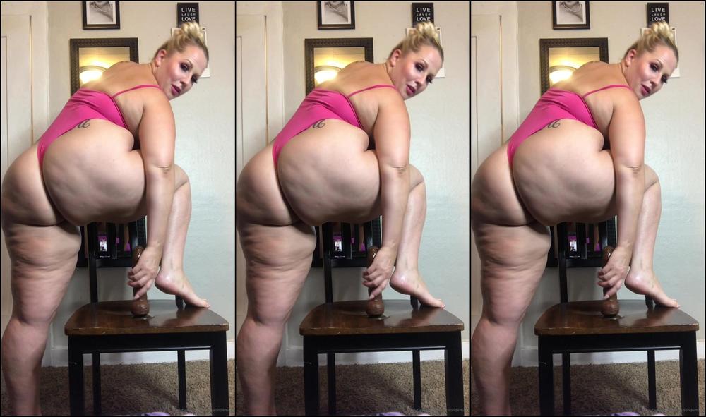 Deliciousondemand So Sexy And Thick Sitting On That Bbc Dildo