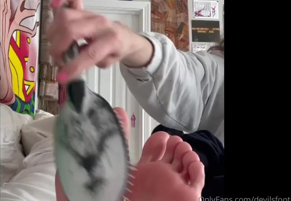Devilsfootstool Onlyfans Insta Girl Self Tickle