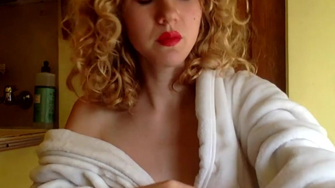 Blonde, Hairy Bush, Lipstick Fetish, Petite, Strip Tease tease-with-margo-perky-tits-puffy-nips ManyVids