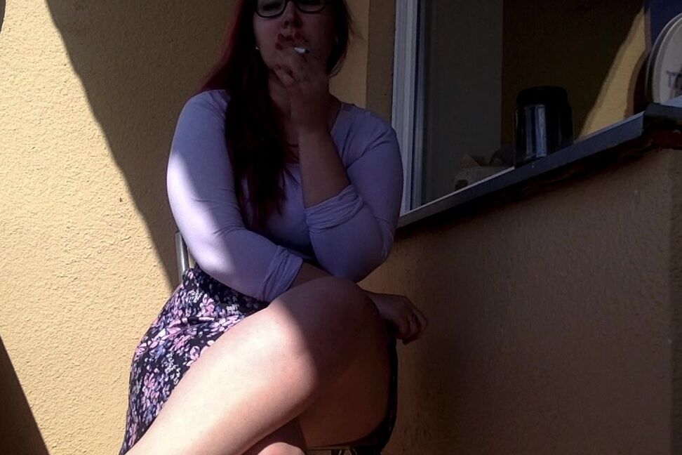 Ruby Rose Fetish Bbw Smoking Crossed Legs Ballet Flats