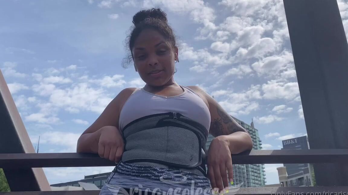 Mama Rican Aka Ricansoless Onlyfans Stranger Buys My Smelly Socks In Public While Taking A Break After A Long Morning Run Rican Caugh