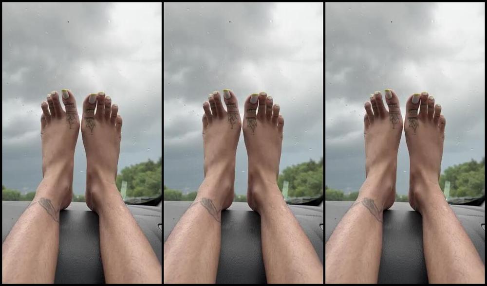 Zafeetllc Onlyfans Rainy Car Wiggles For All The Foot Lovers Driving View