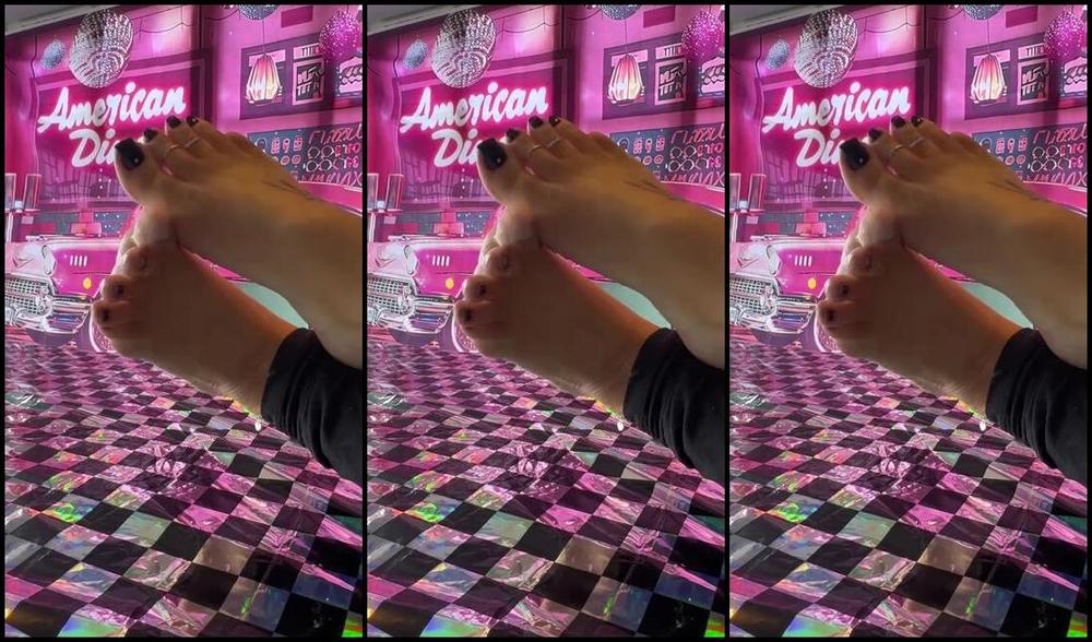 Footsiegalore 01 22 2025 Onlyfans Video Midweek Lunch Date Feet Up In The Local Diner Baby Order Me Something Tastyyour Meal Is