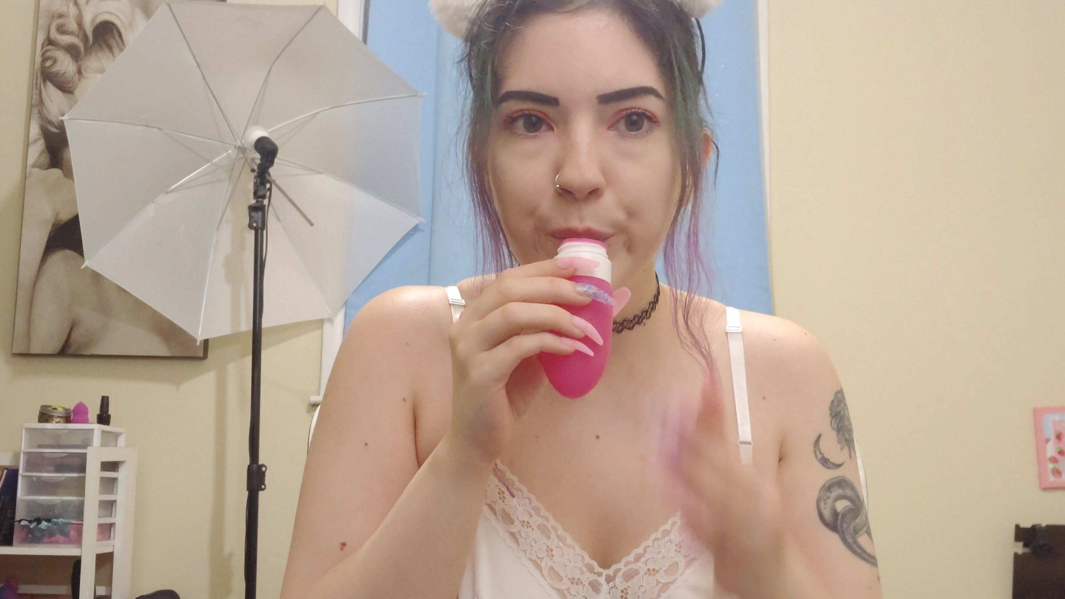 Lace/Lingerie,Spit Fetish,Spitting,Swallowing / Drooling,Submissive Task lilredvelvet how i make my spit vials ManyVids
