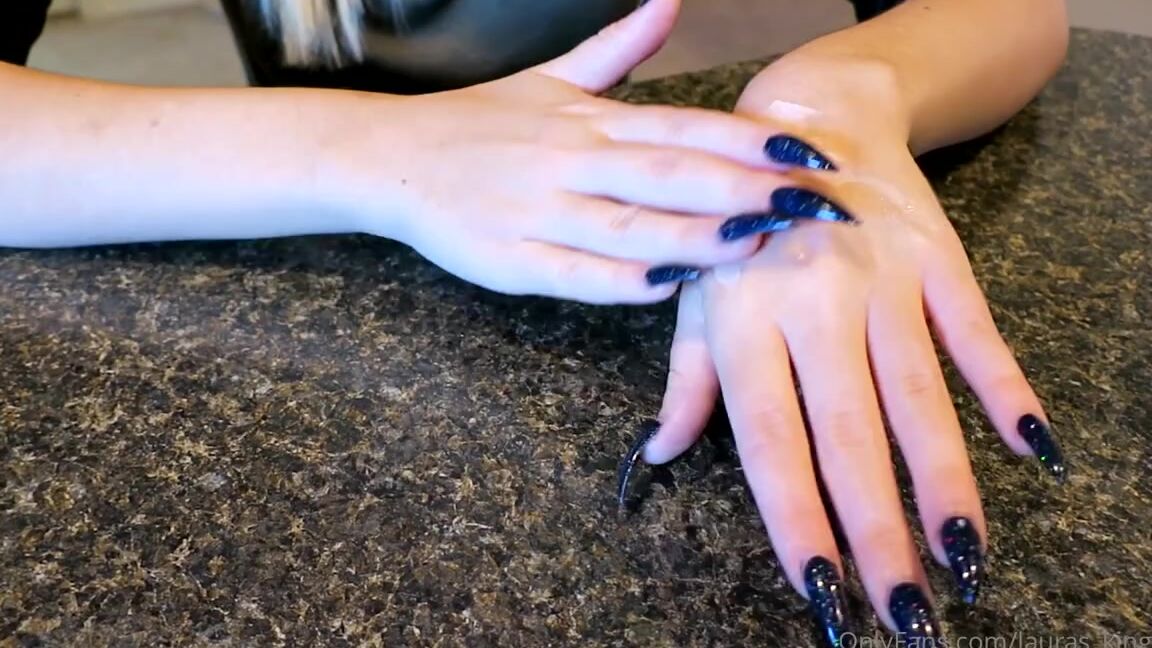 Lalalaura Nicknamed Lauras Kingdom 05 14 2024 Onlyfans Video Kims Hand Lotion