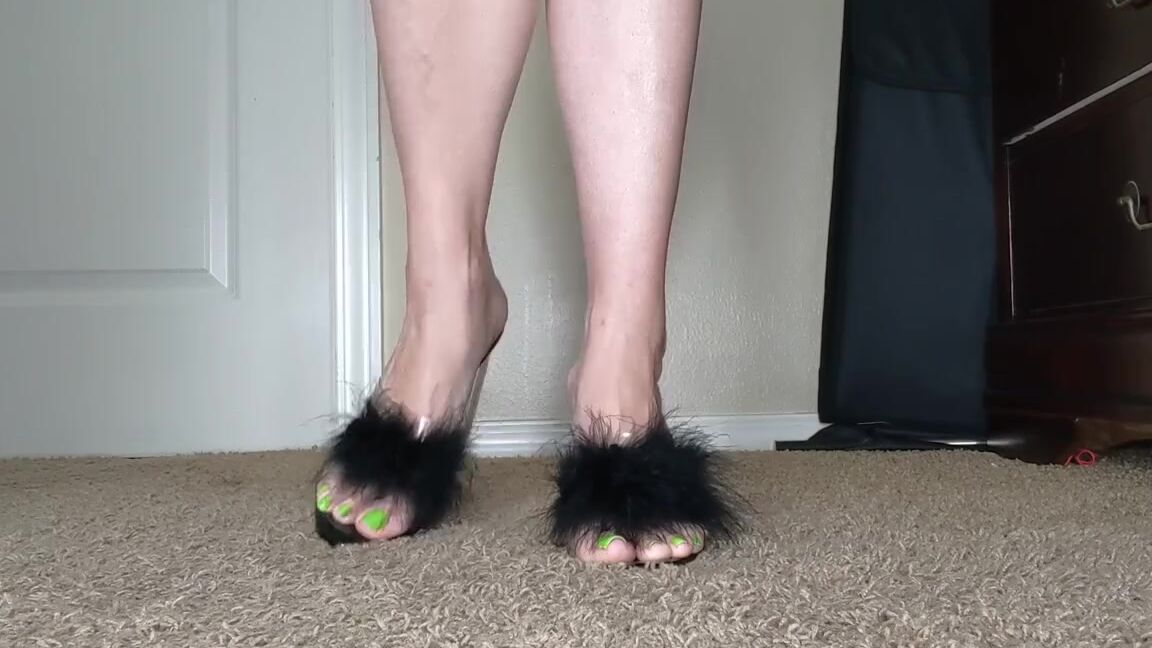 Premiumbrandy Onlyfans Fluffy Heels Play Showing Off My Beautiful Feet While Wearing These Lovely Heels I Slip Them Off