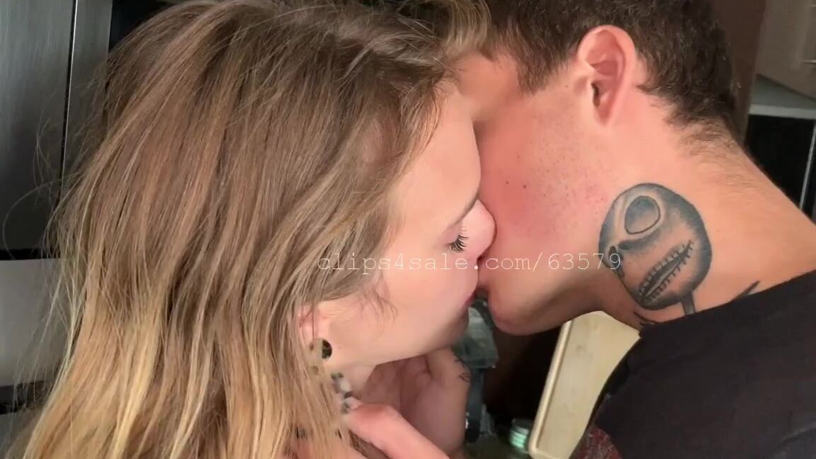 Kissingchannel Nicknamed Kissingchannel 09 04 2020 Onlyfans Video James D And Lauren Kissing Friday