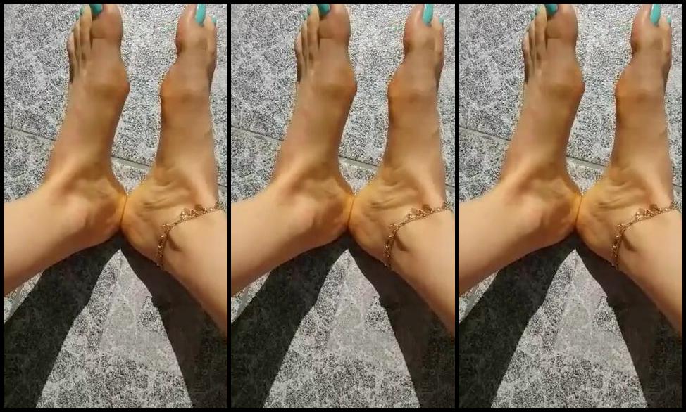 Yourgoddessanna51K Nicknamed Yourgoddessanna1 04 27 2018 Onlyfans Video Love The Rays Of The Sun On My Feet Almost Nice As My Slaves Face Under 9