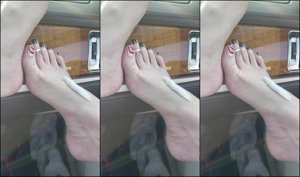 Waifufeetmilk I Have To Keep Them Extra Moisturized During The Cold Months