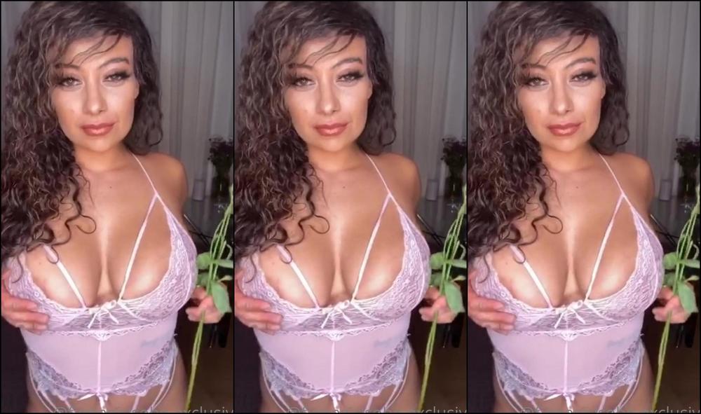 Fionagirlsoho Pretty In Pink Or Getting Naughty In Pink Squeezing My Tits