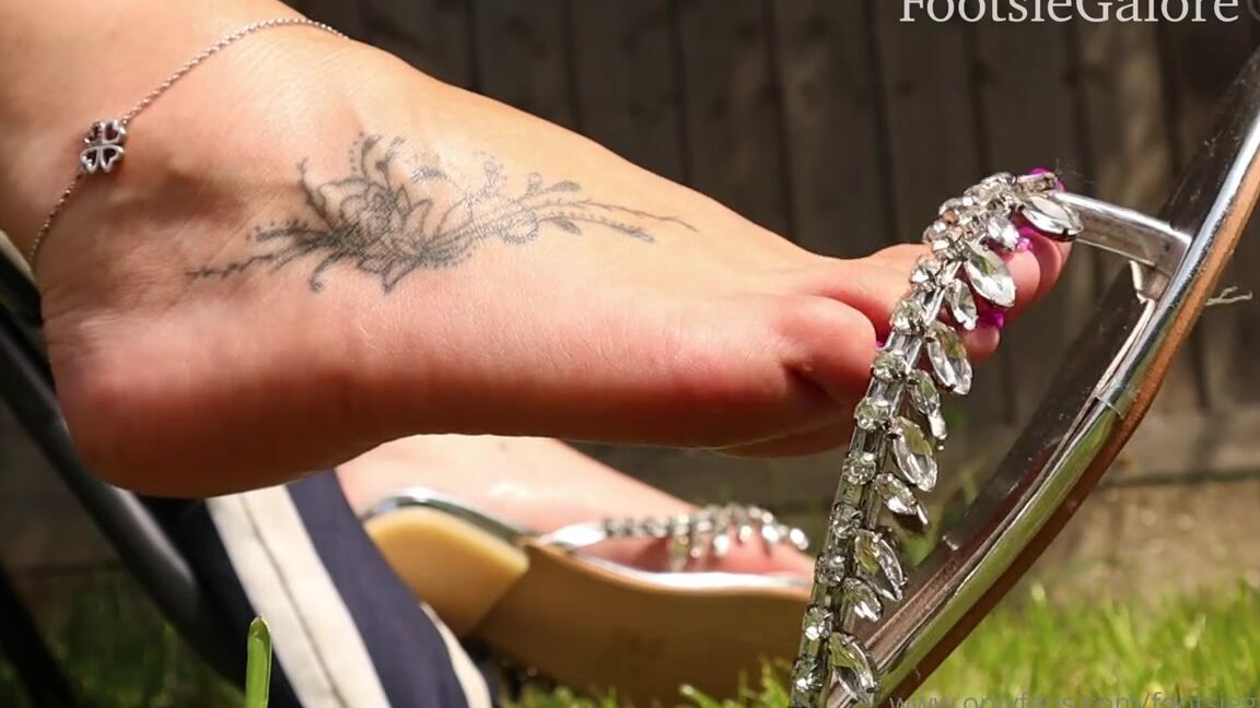Footsiegalore Onlyfans My Favourite Dangle Video Ever The Flip Flops The Weather My Skin And Tootsies Everything Was