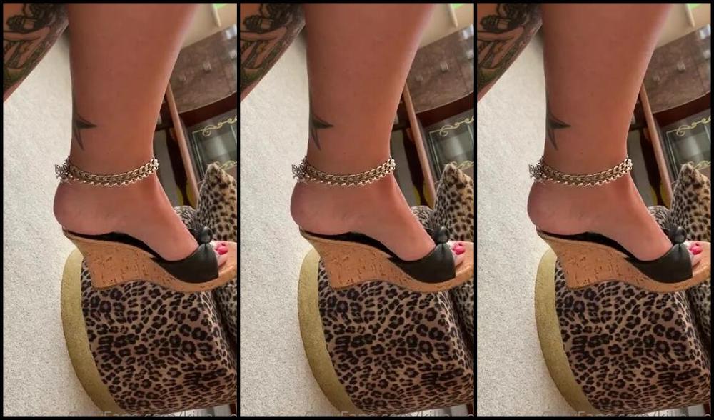Killersexyfeets Nicknamed Killerkell Onlyfans Some Foot Slapping Goodness For All You Mules Fans