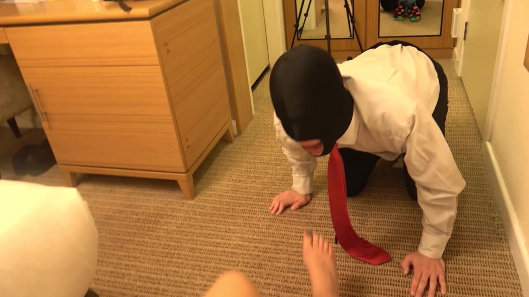 Naughtypoppyuk Sub Client Licks And Sucks My Feet