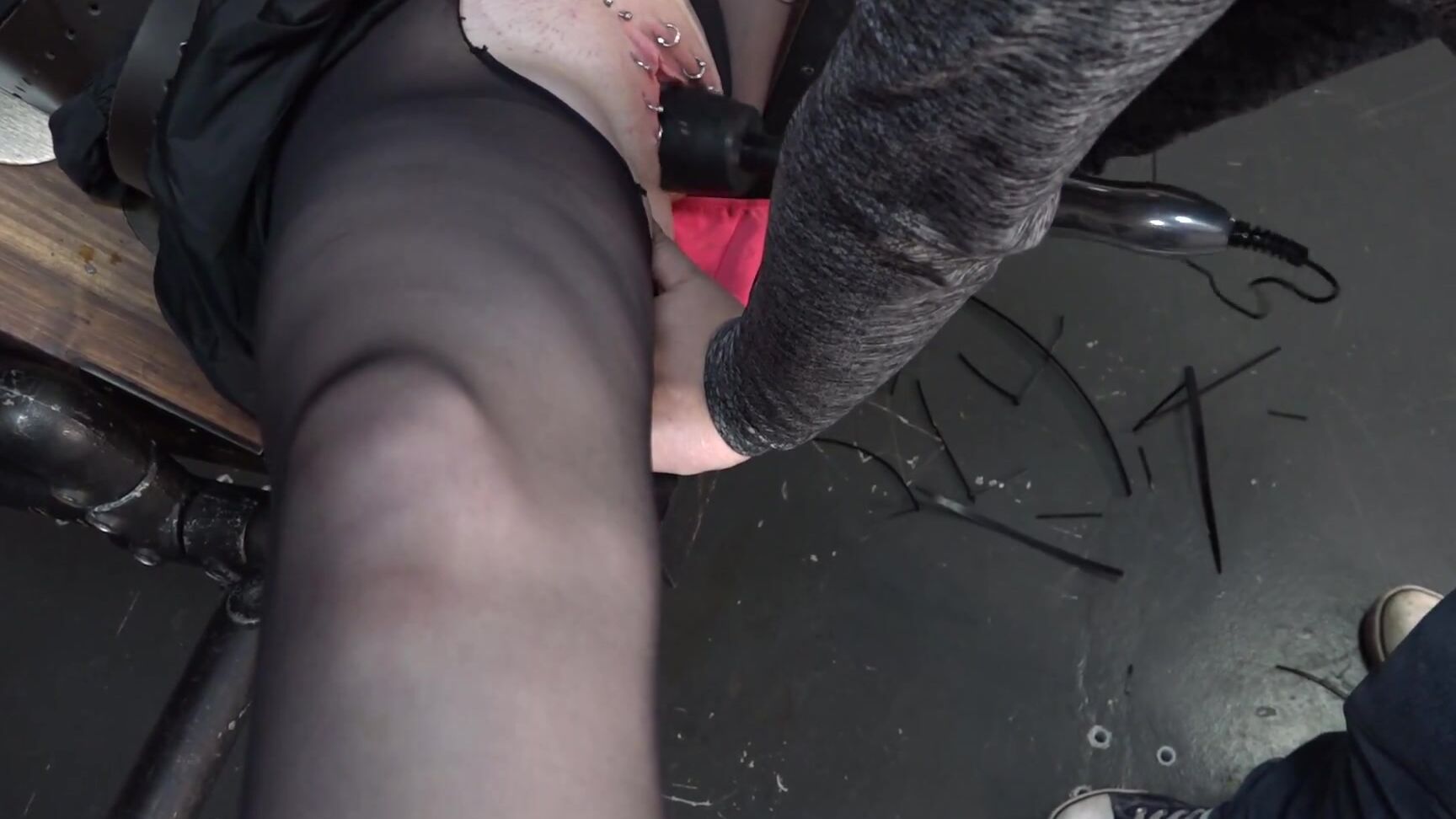 laura 2019 04 14 massager games Amature Xtreme