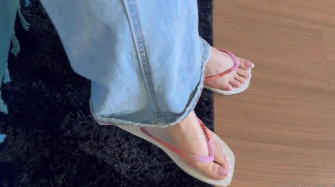 Goddess Grazi Aka Foot Fetish Grazigoddess Onlyfans Xxx Video I Lo