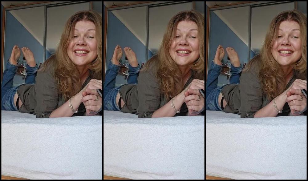 Olga Infinity Aka Olganovem Onlyfans Sexy Joi The Pose I Take Off My Jeans And Show My Ass And Soles For An Your Explosive Cuming