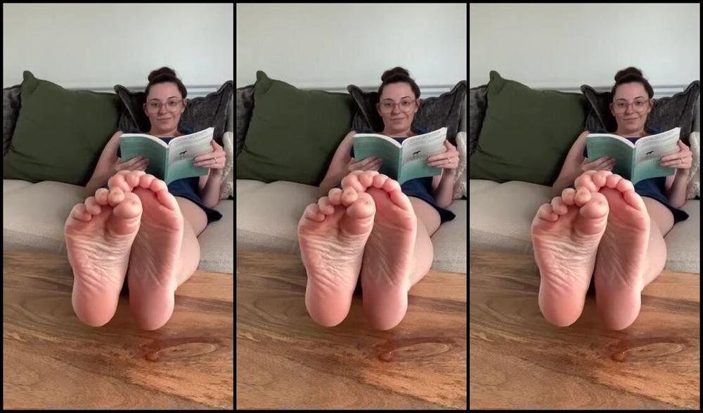 Mimisfeet1 Aka U81134601 Onlyfans Resting My Poor Soles After A Morning Of Housework