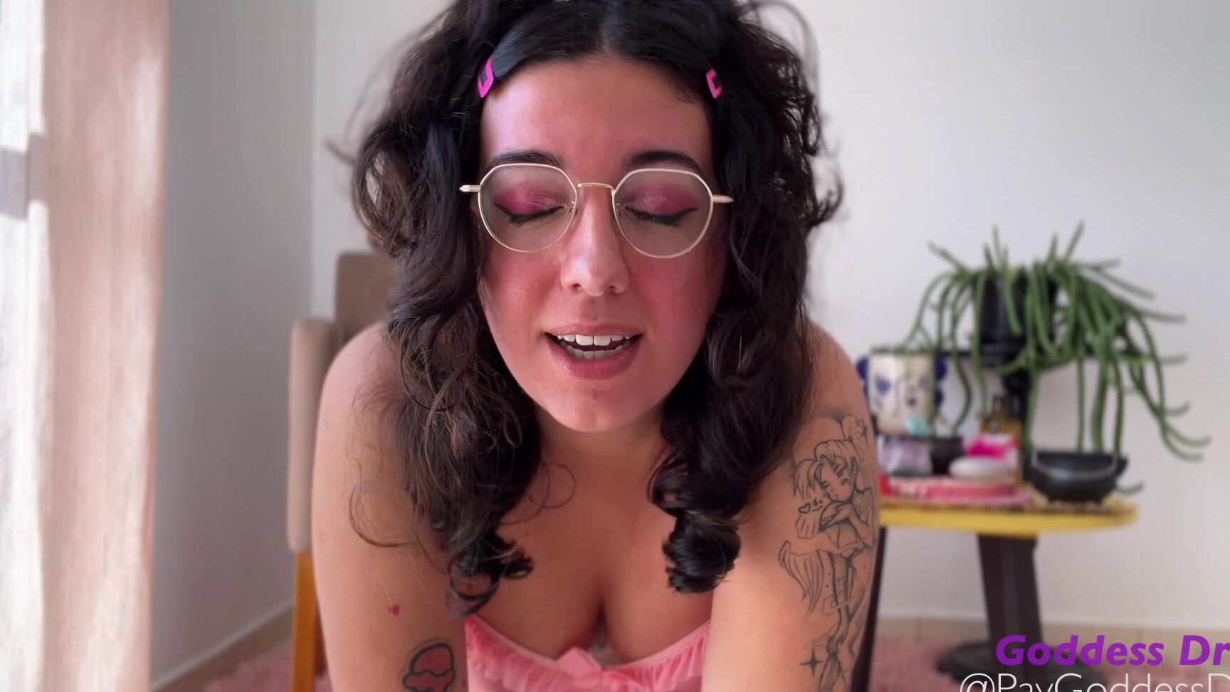 "GoddessDri" sph, femdom pov, goddess worship, sensual domination, chastity Shrink That Thing manyvids