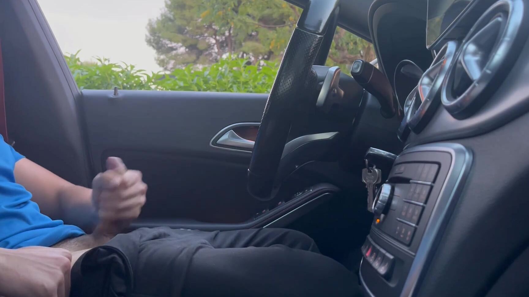 Lecheros 69 51.Dick Flash! I wait in the car jerking off at the gym door and a girl helps me cum in public after leaving the gym xhamster