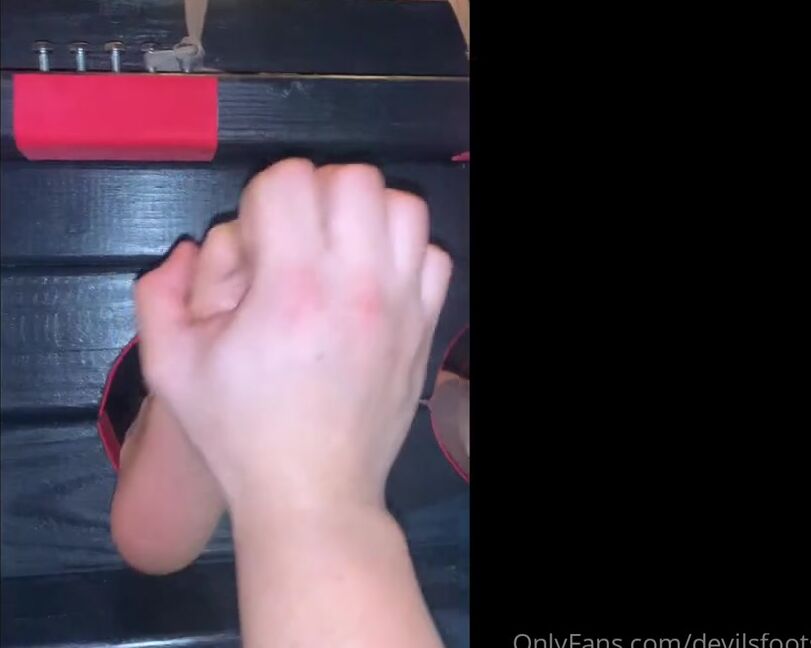 Devilsfootstool Onlyfans Lilmizzunique Nylon Feet Tickled In Stocks