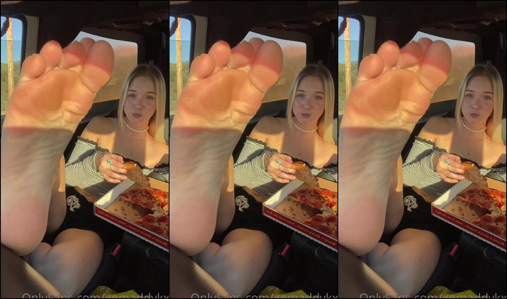 Xomaddykxo Come Eat Pizza W Me And My Sweet Soles Xoxo