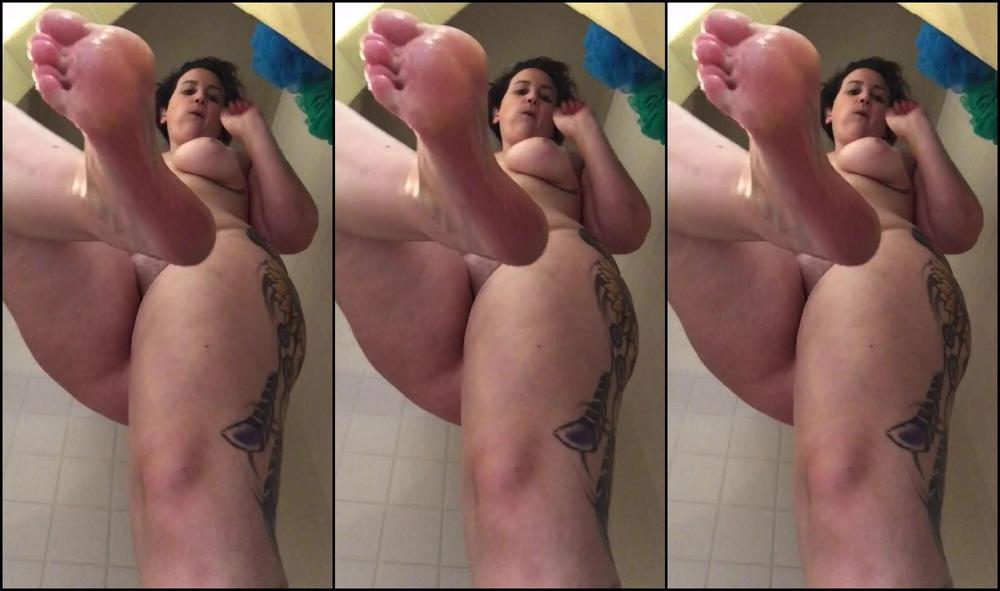 Thickii Nickii Kiss My Feet