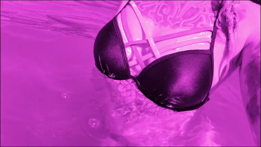 sullysavage-04-04-2018-8420637-hypno-video-beach-day-super-tease-losers-can-t-get-enough-of-me-and-my-pet-ally.-work-j