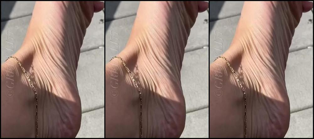 Greek Goddess Li Aka Greekli77 04 04 2024 Onlyfans Video Bye Bye French Pedicure And Long Toenails Im So Excited To See How Much Stronger