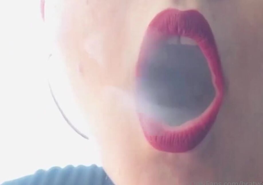 Revenge Aka Bratvenom Onlyfans Smoke Fetish Video Respire Si Tu Peux