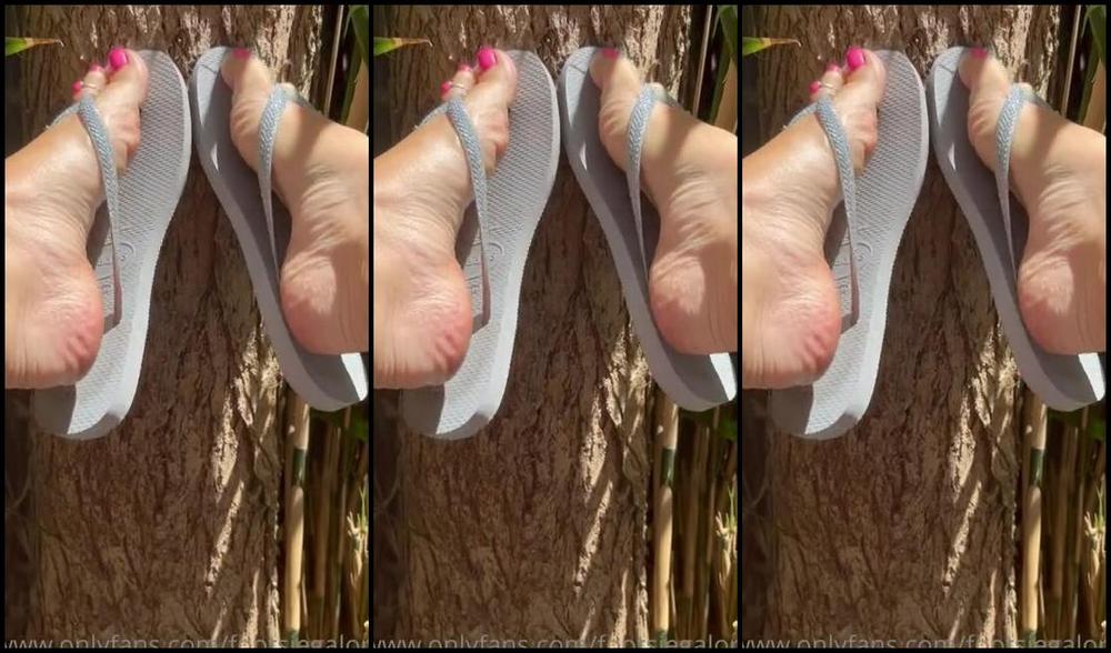 Footsiegalore Onlyfans The Way My Feet Were Glistening And Pedi Was Popping Today With These Glittery Havi Si Had To Give Ax