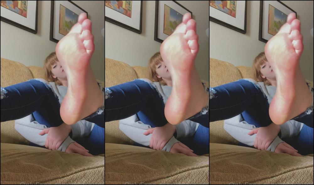 Sugary Sole I Bet You Need Some Help Getting Off With That Giant Cock Of Yours Let Me Tell You