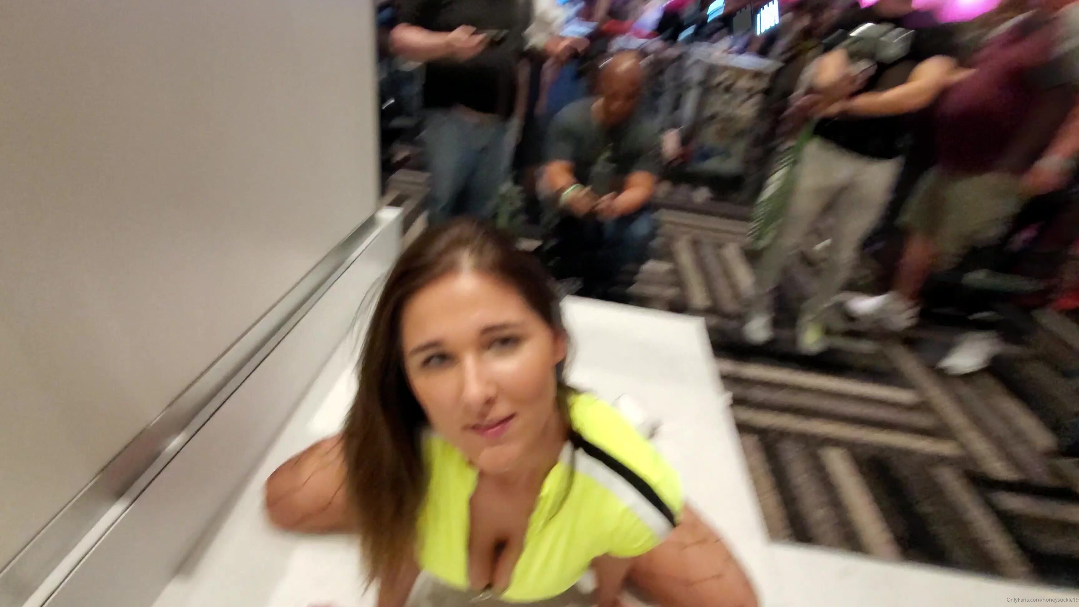 honeysuckle19-11-02-2020-147235684-twerk-twerk-twerk