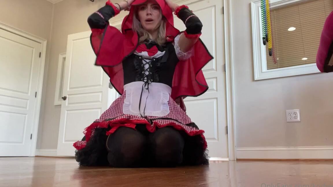 Kodyevans Onlyfans Just Me Dressed As Red Riding Hood Giving Myself Self Frontal And Rear Wedgies In White Wedgies