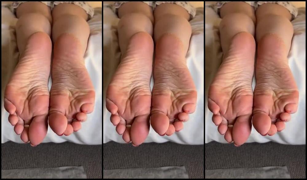 Mimisfeet1 Aka U81134601 Onlyfans Feeding Time3