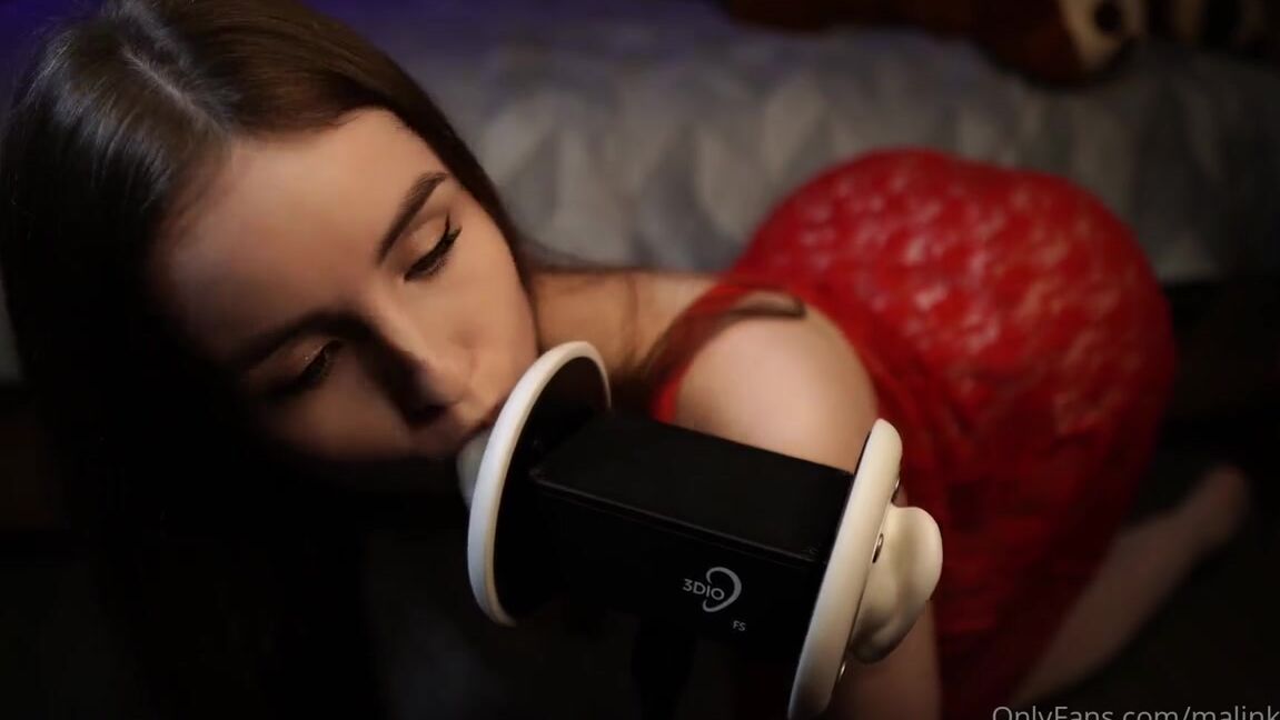 Princess Malinkaa Nicknamed Malinkaa98 01 08 2024 Onlyfans Video Asmr White Socks And Stockings 3Dio Feet Ear Massage Ear Sucking On Knees