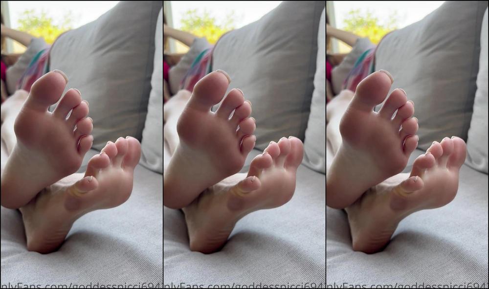 Goddessnicci Chilling Poolside Don T Mind Me I Hope You Guys Are Excited Because I Have A Lot Of