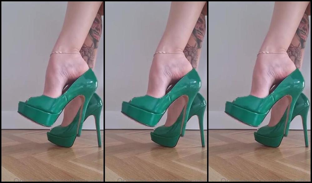 Solesmad Fetish Queen Aka Solesmadvip Onlyfans Green Is My Favorite Color And This Peeptoes Are So Sexy